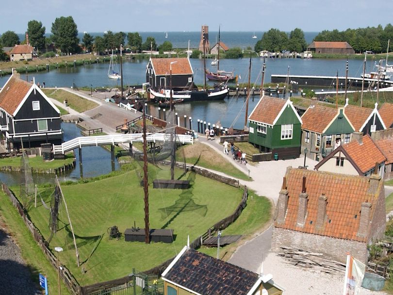 Visit the Zuiderzee museum with a sailing ship. | Catharina van Mijdrecht